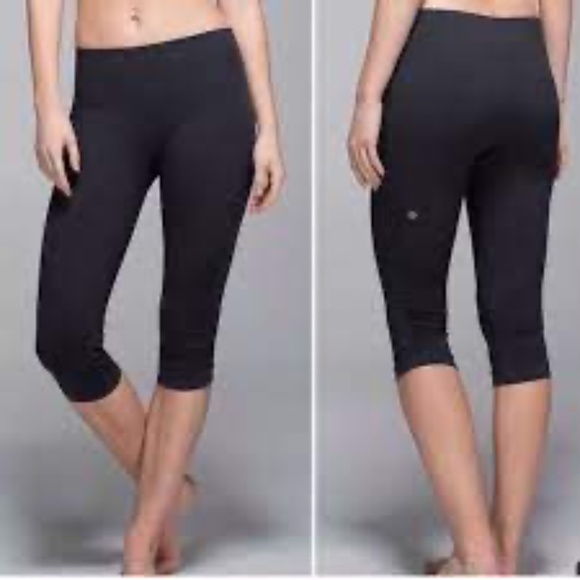 lululemon athletica Pants - Lululemon In the Flow Crop Sz 6? Stretch Leggings Knee Length Rushed
